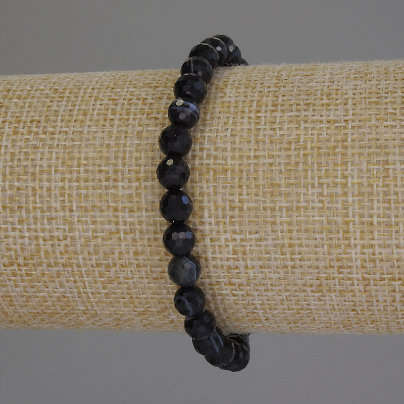 Bransoletka z fasetowanego agatu, kuleczki o średnicy około 6 mm, długość około 18 cm, elastyczna