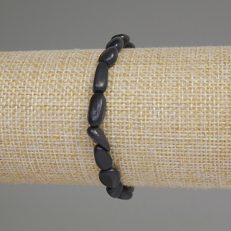 Bransoletka ze szungitu fasetowana, średnica 8–12×7 mm, długość 18 cm, elastyczna