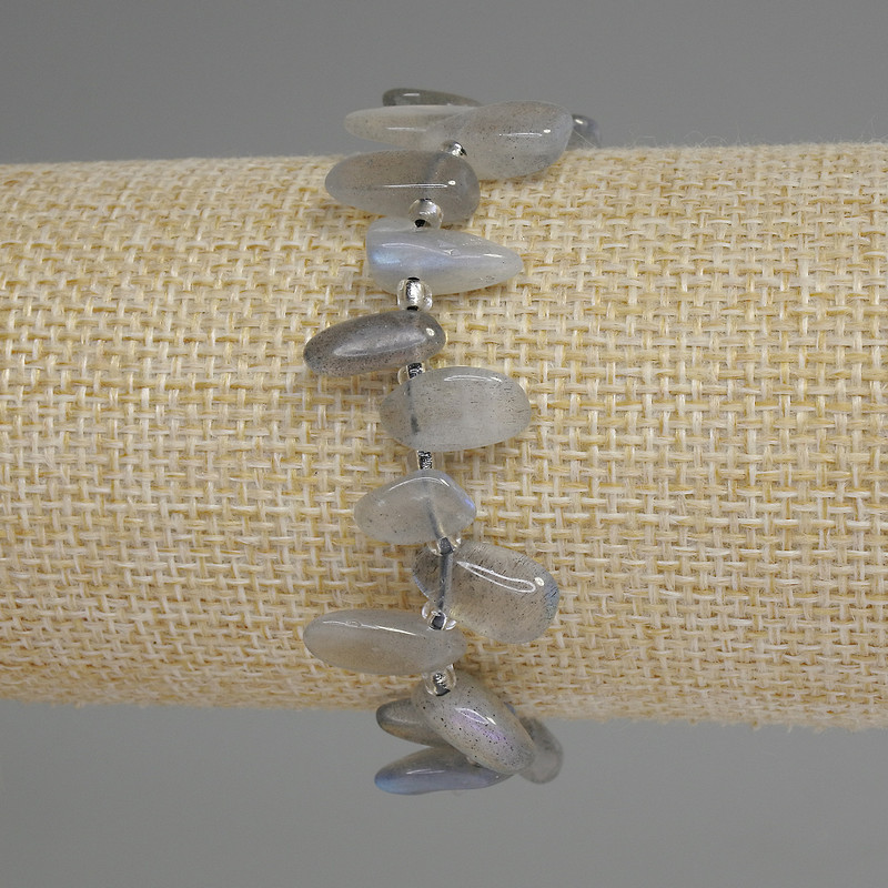 Bransoletka z labradorytu – fasetowane kamienie „Motyl”, średnica 10-18×5-6 mm ±, koraliki 3 mm ±, długość 18 cm ±, elastyczna