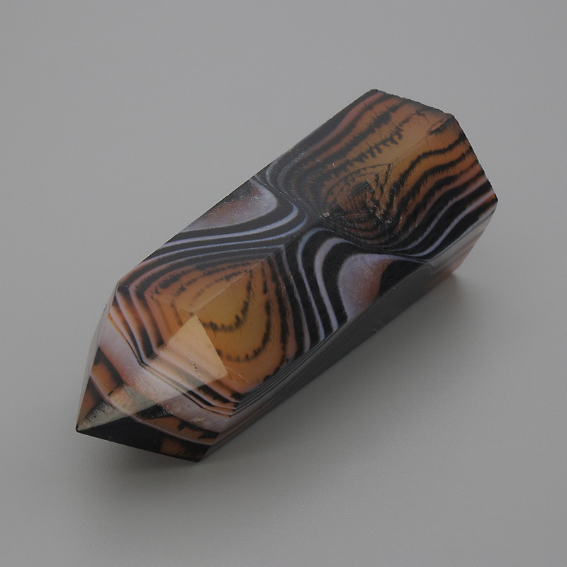 Pamiątkowy ołówek z sardonyksu, naturalny kamień, 73 × 26 mm ±, asortyment rozmiarów (na 100 g).