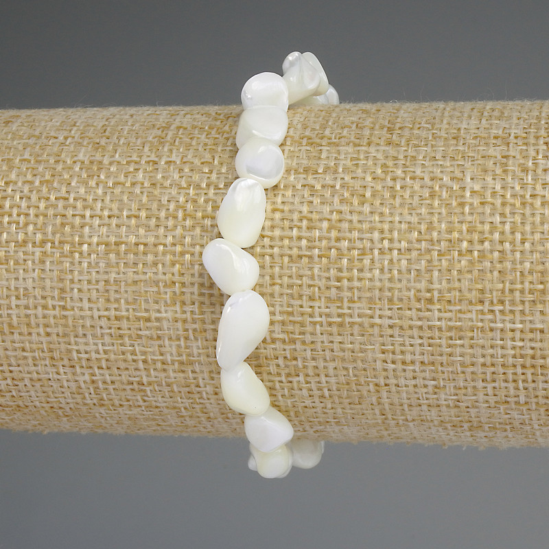 Bransoletka z masy perłowej fasetowana, średnica 8×6–8 mm, długość 18 cm, elastyczna