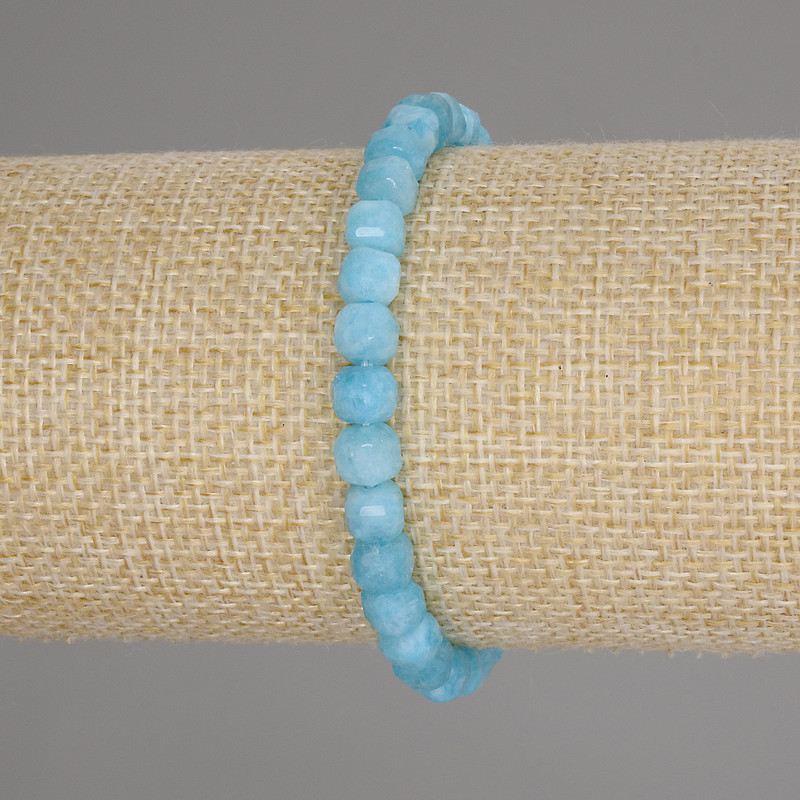 Bransoletka z fasetowanego akwamarynu w kostkach, średnica 5×5 mm, długość 18 cm, elastyczna