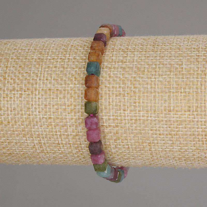Bransoletka z fasetowanego turmalinu w kubikach, średnica 5×5 mm, długość 18 cm, elastyczna