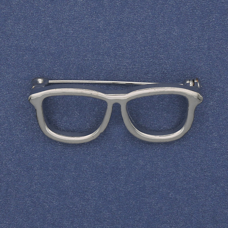 Broszka „Okulary” ze srebrzystego metalu 40×16 mm+