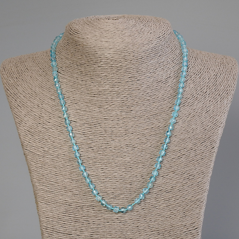 Naszyjnik z fasetowanego topazu – sześcian, 4×4 mm, długość 50 cm, z zapięciem