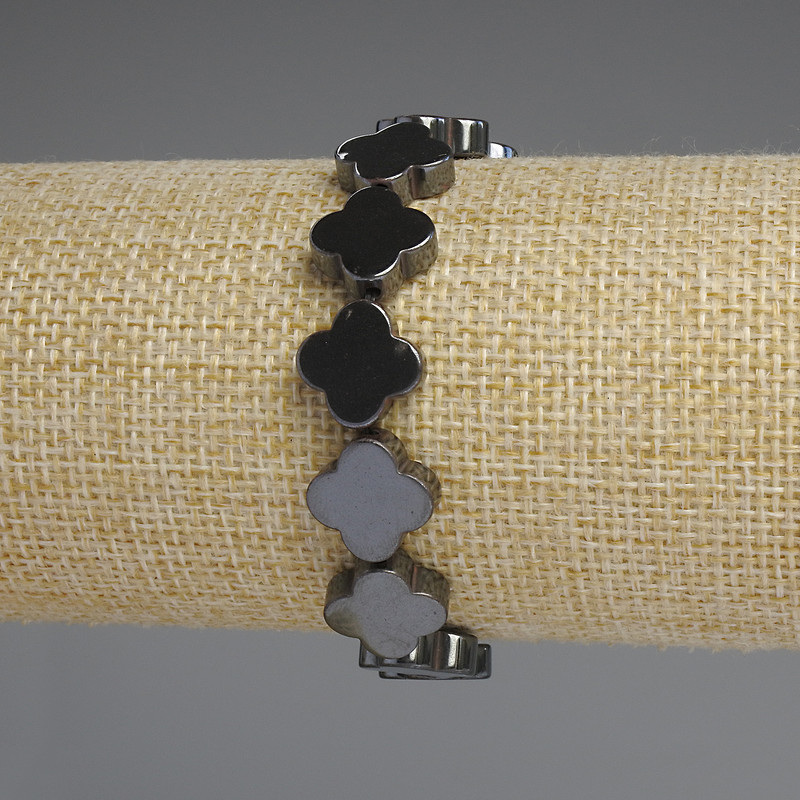Bransoletka z hematytu koniczyna czterolistna 12×12 mm, długość 18 cm, elastyczna