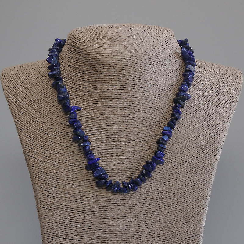 Naszyjnik z lazurytu – drobinki, średnica 6-13×2-7 mm ±, długość 50 cm ± z zapięciem