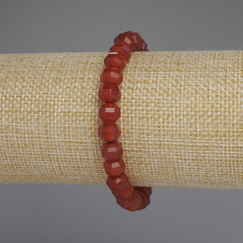 Bransoletka z karneolu fasetowanego w kształcie rondela, średnica 8×6 mm, długość 18 cm (+/-), elastyczna