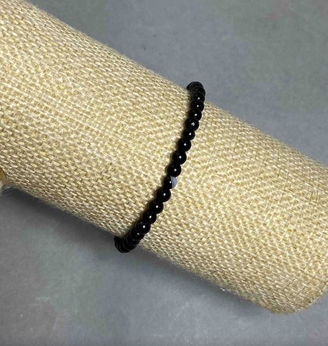 Bransoletka z agatu, gładkie kulki o średnicy 4,5 mm, długość 18 cm, elastyczna