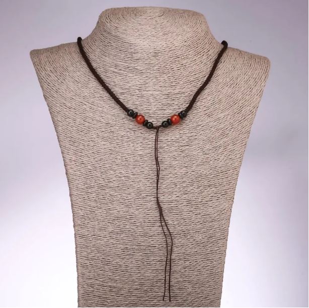 Sznurek do biżuterii z koralikiem karneolu, długość 65 cm