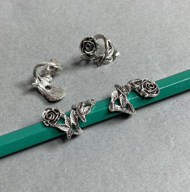 Okucia jubilerskie - koralik-wstawka w kolorze srebra, średnica 20×12 mm ± otwór 8 mm ± opakowanie 20 g ~16 szt.