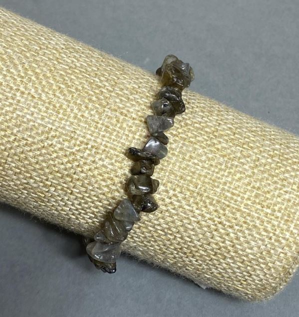 Bransoletka z labradorytu – drobiny, średnica 6–9 × 1–6 mm, długość 18 cm, elastyczna