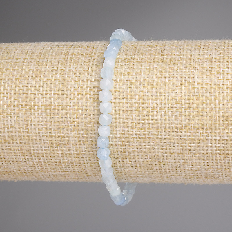 Bransoletka z akwamarynu fasetowana – kostki 4×4 mm, długość 18 cm, elastyczna