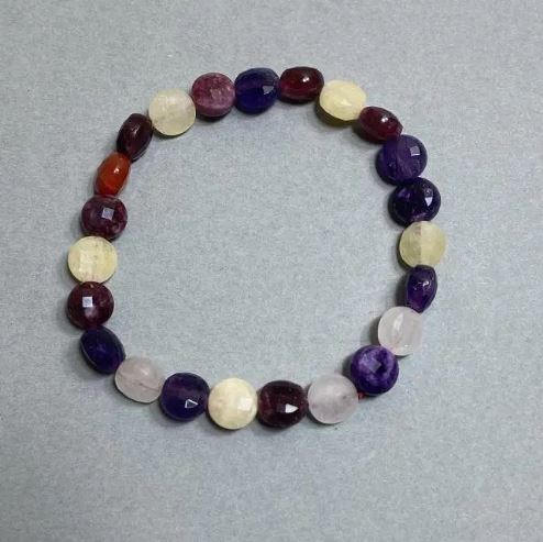 Bransoletka z fasetowanymi monetkami, średnica 8×5 mm, długość 18 cm, elastyczna