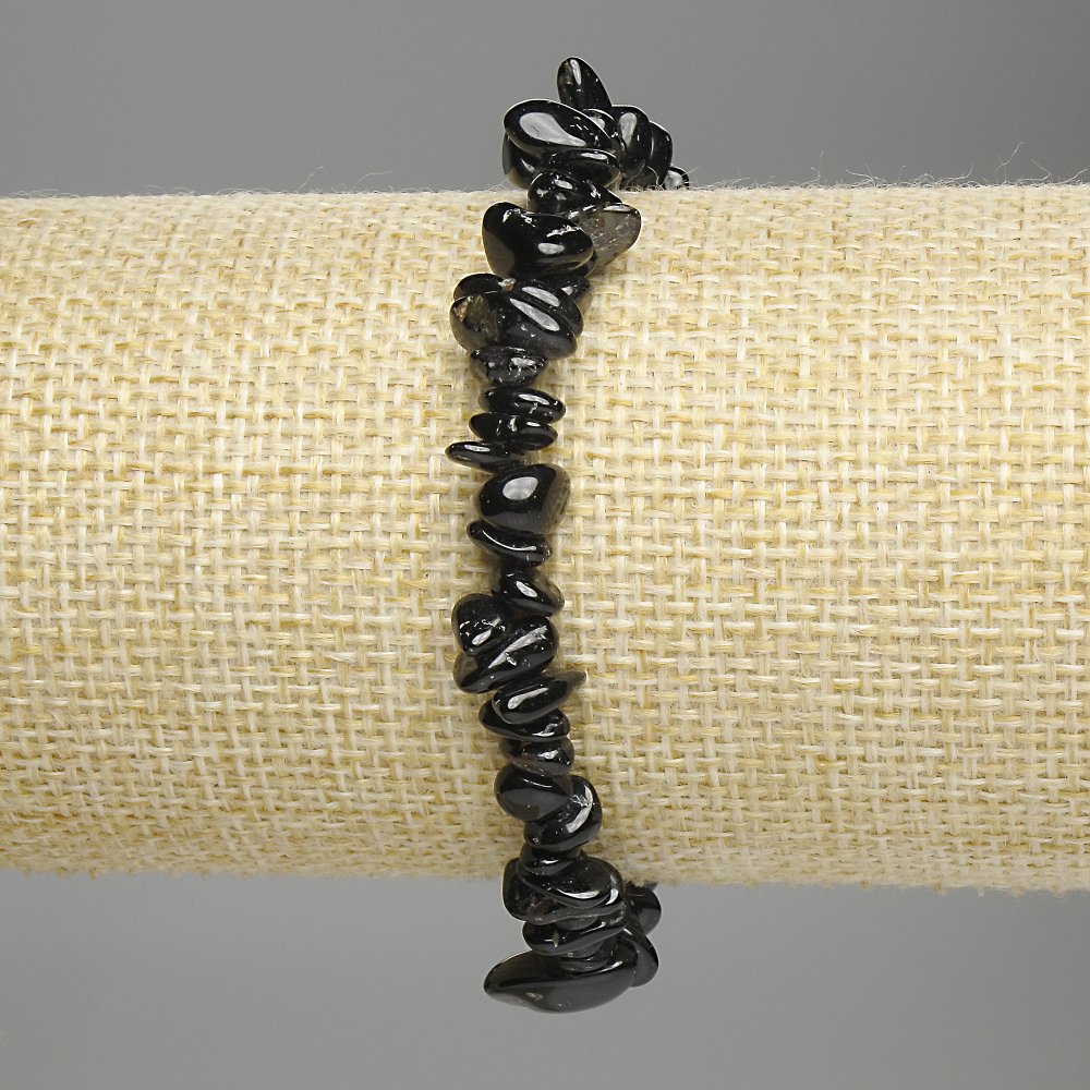 Bransoletka z agatu w formie drobnych fragmentów, średnica 6–10×2–3 mm, długość 18 cm, elastyczna