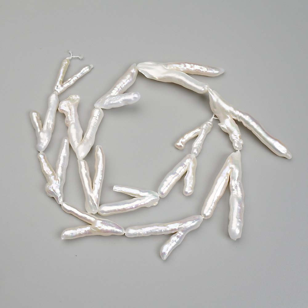 Barokowe perły na nici z odcieniem 'benzyna' 21-33×15-17 mm, długość 37 cm