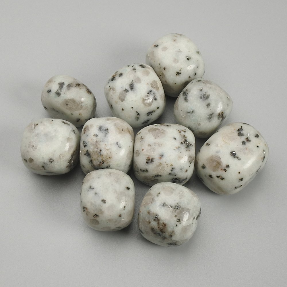 Naturalny kamień jaspis Kiwi, galetowany, obrobione samorodki bez otworu, 16-18 × 16-22 mm ± (za 100 g ±)