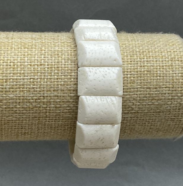 Bransoletka z gąbczastego koralu, ogniwo 20×13 mm, długość 18 cm, elastyczna