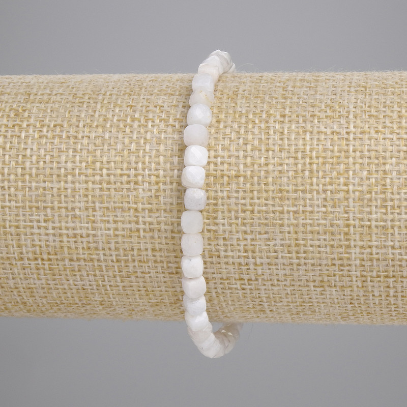 Bransoletka z adularu, szlifowane kostki 4×4 mm, długość 18 cm, elastyczna