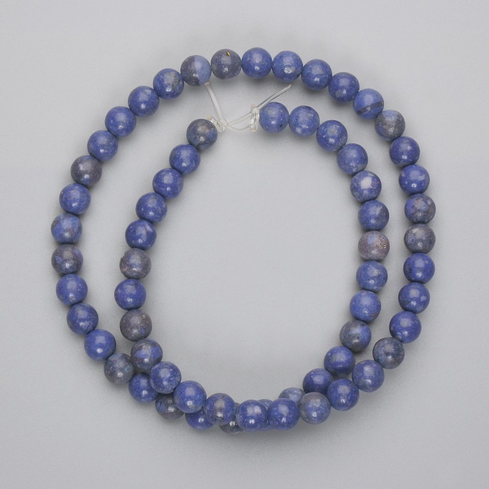 Koraliki gąbczaste z korala, gładkie kuleczki, średnica 6 mm, długość około 39 cm na żyłce jubilerskiej