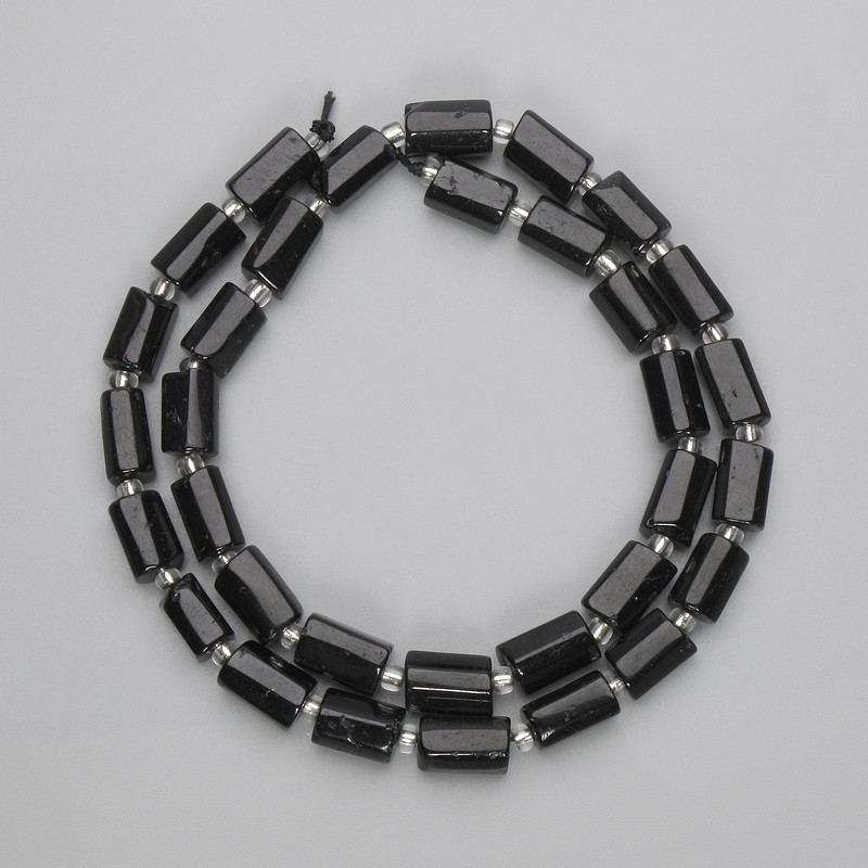 Koraliki czarny turmalin fasetowane, średnica 8-10×6, 5-7 mm ±, na nitce, długość 39 cm ±