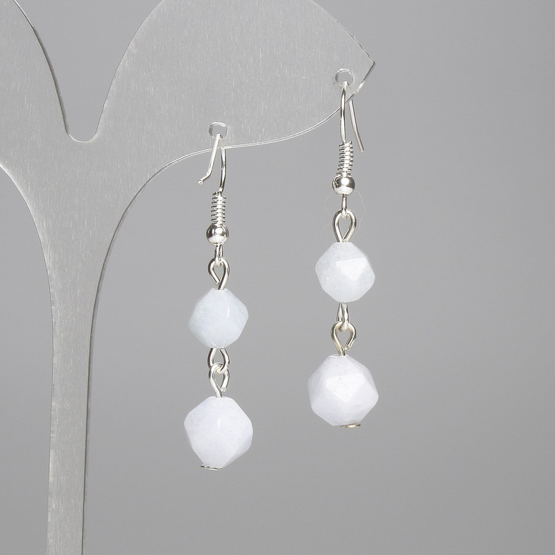 Kolczyki z akwamarynem, o wielokątnym szlifie, rozmiary 9,5×8 mm i 8×7 mm, długość około 45 mm