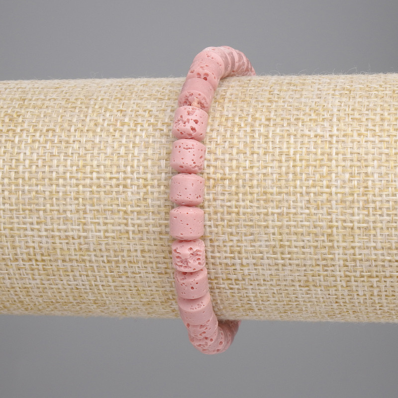 Bransoletka z różowej lawy wulkanicznej – cylindryczne koraliki, średnica około 6 mm, długość około 18 cm, elastyczna