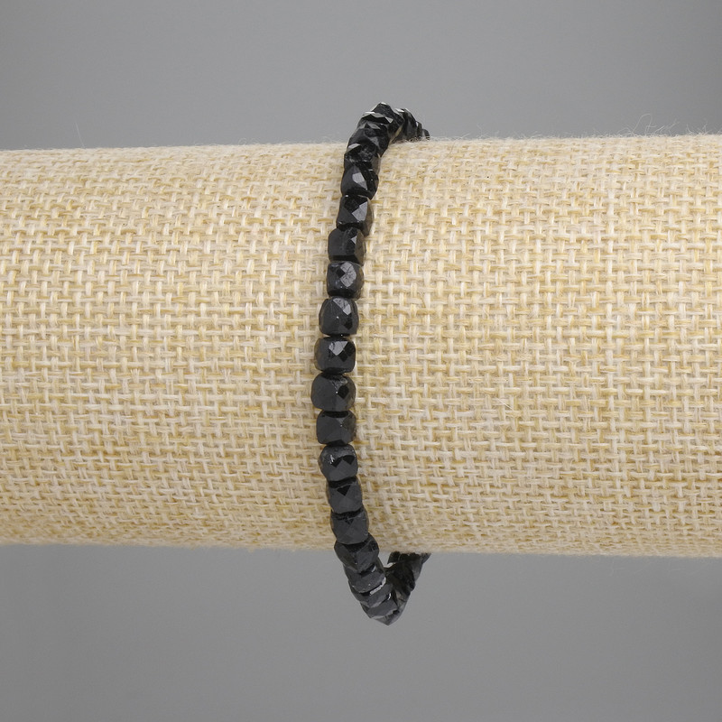Wyprzedaż! Bransoletka z fasetowanego turmalinu w formie kostek, średnica 4×4 mm, długość 18 cm, elastyczna