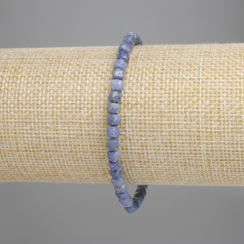 Bransoletka z korala porowatego – kostki fasetowane 4×4 mm, długość 18 cm ±, elastyczna