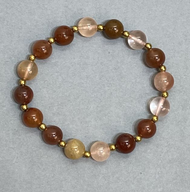 Bransoletka z chalcedonu, gładkie koraliki 8 mm ±, koraliki hematytu 2 mm ±, długość 18 cm ±, na elastycznej gumce