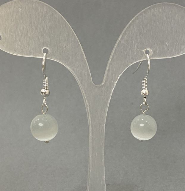 Kolczyki z kamieniem „Kocie oko”, gładka kuleczka, średnica 10 mm, długość 30 mm+