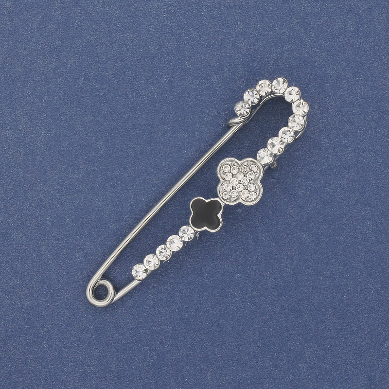Broszka-spinka z koniczyną, białe kryształy, 58×15 mm ±, srebrzysty metal