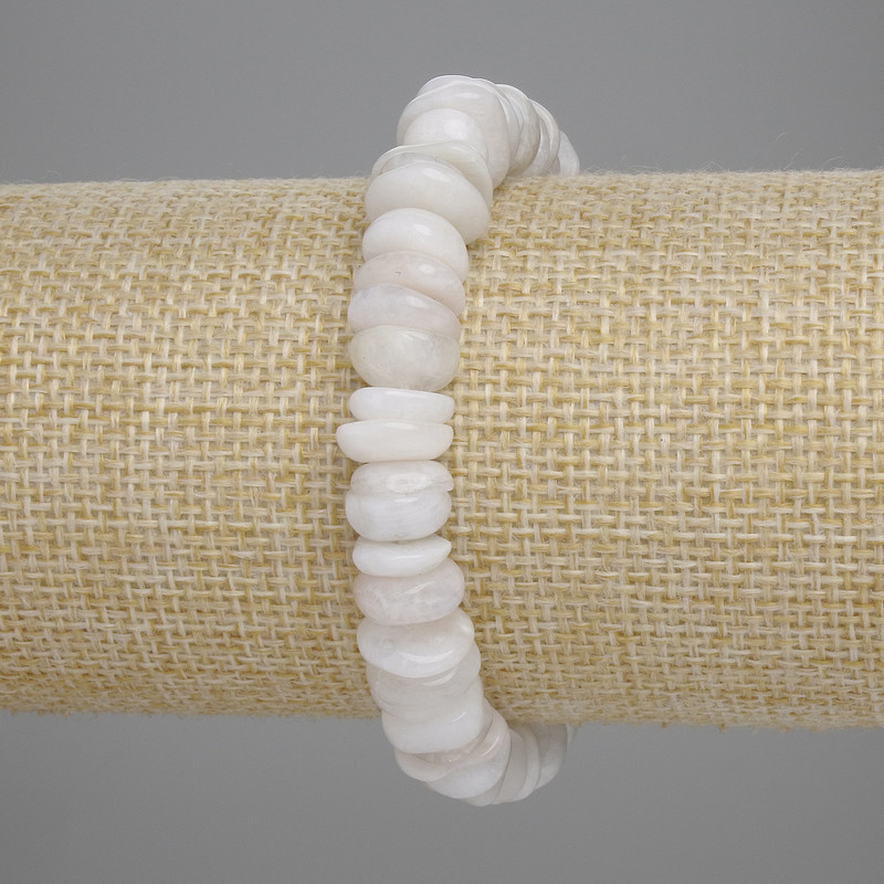 Bransoletka z adularu – drobiny, średnica 9–10 mm, 5×2–4 mm ±, długość 18 cm, na elastycznej nici