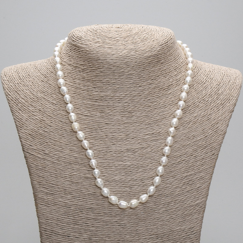 Naszyjnik z naturalnych pereł rzecznych 7×5 mm +/- długość 45 cm +/- 5 cm, łańcuszek przedłużający