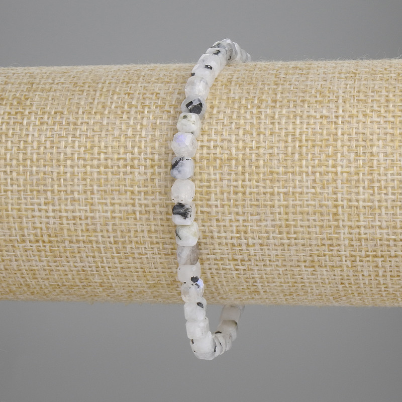 Bransoletka z adularu, fasetowane kostki, średnica 4×4 mm, długość 18 cm, elastyczna