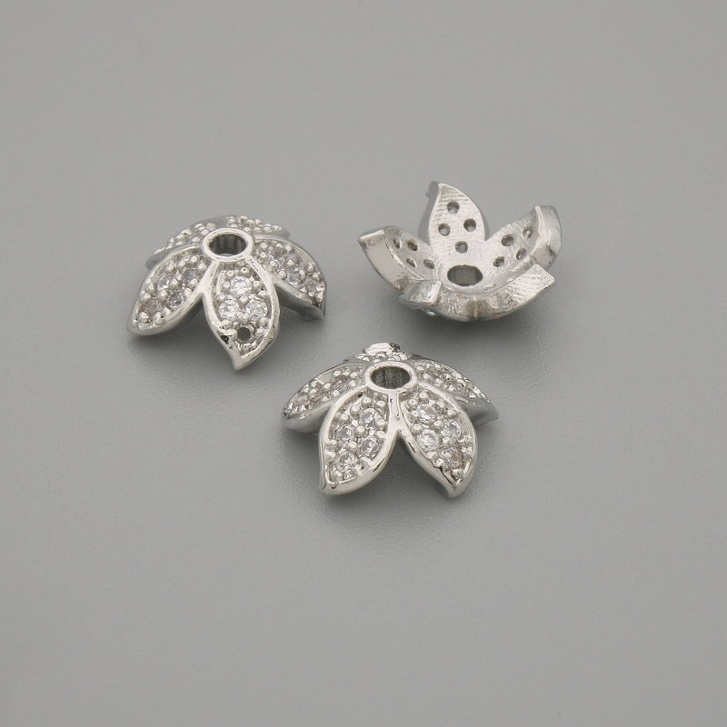Cena za 1 szt. Furnitura jubilerska – czapeczka do koralika, kolor metalu: srebro, średnica 9×1 mm ±, otwór: 2 mm