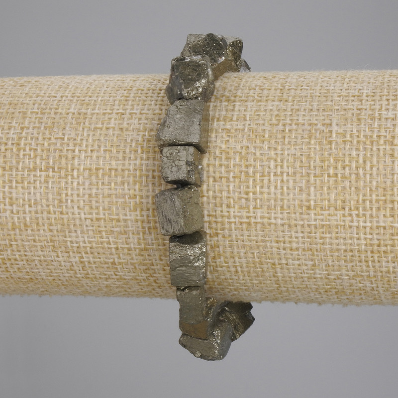 Bransoletka z pirytu, nieobrobione kamienie, średnica 6–14×6–8 mm, długość 18 cm ±, elastyczna