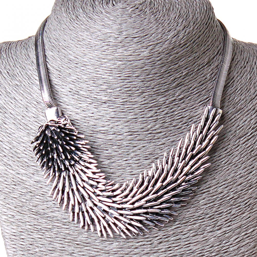 Naszyjnik Srebrny Jeżyk – wisiorek ze stali (15×3 cm), z cyrkoniami, długość 40–50 cm