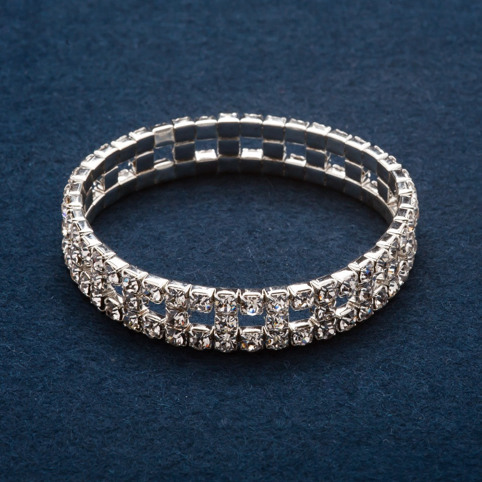 Bransoletka strassowa „Szachmatka” dwurzędowa o elastycznym obwodzie 17 cm