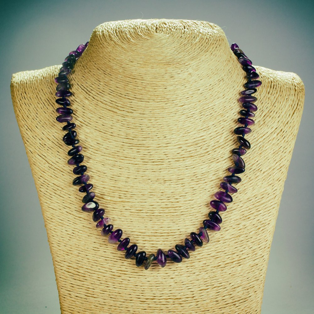 Naszyjnik z naturalnym ametystem «Orzeszek cedrowy», długość 48 cm, średnica 5×10 mm (±)