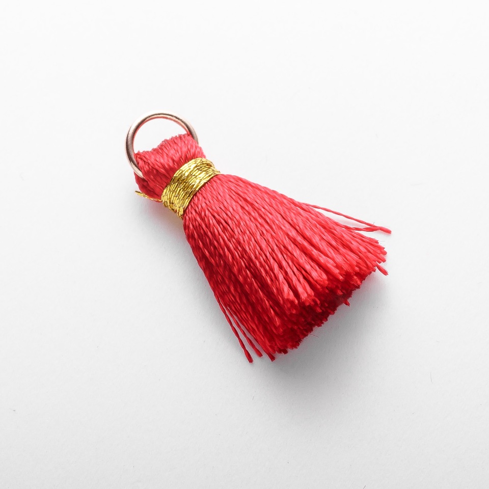 Element rękodzielniczy: Mini frędzelek jedwabny z pierścieniem „jedwab” o długości L cm, średnica 5 mm, cena za 1 szt.