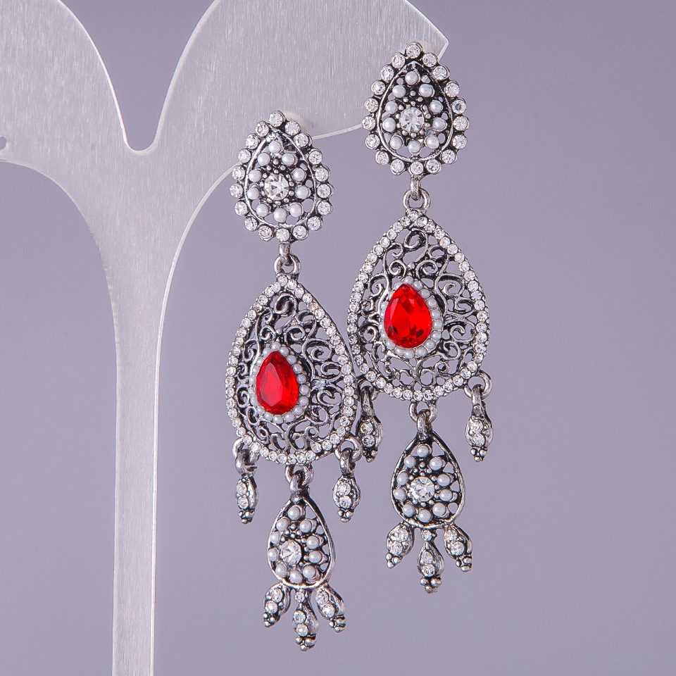 Kolczyki z czerwonymi kryształami «Wschodnia piękność», długość 6,5 cm