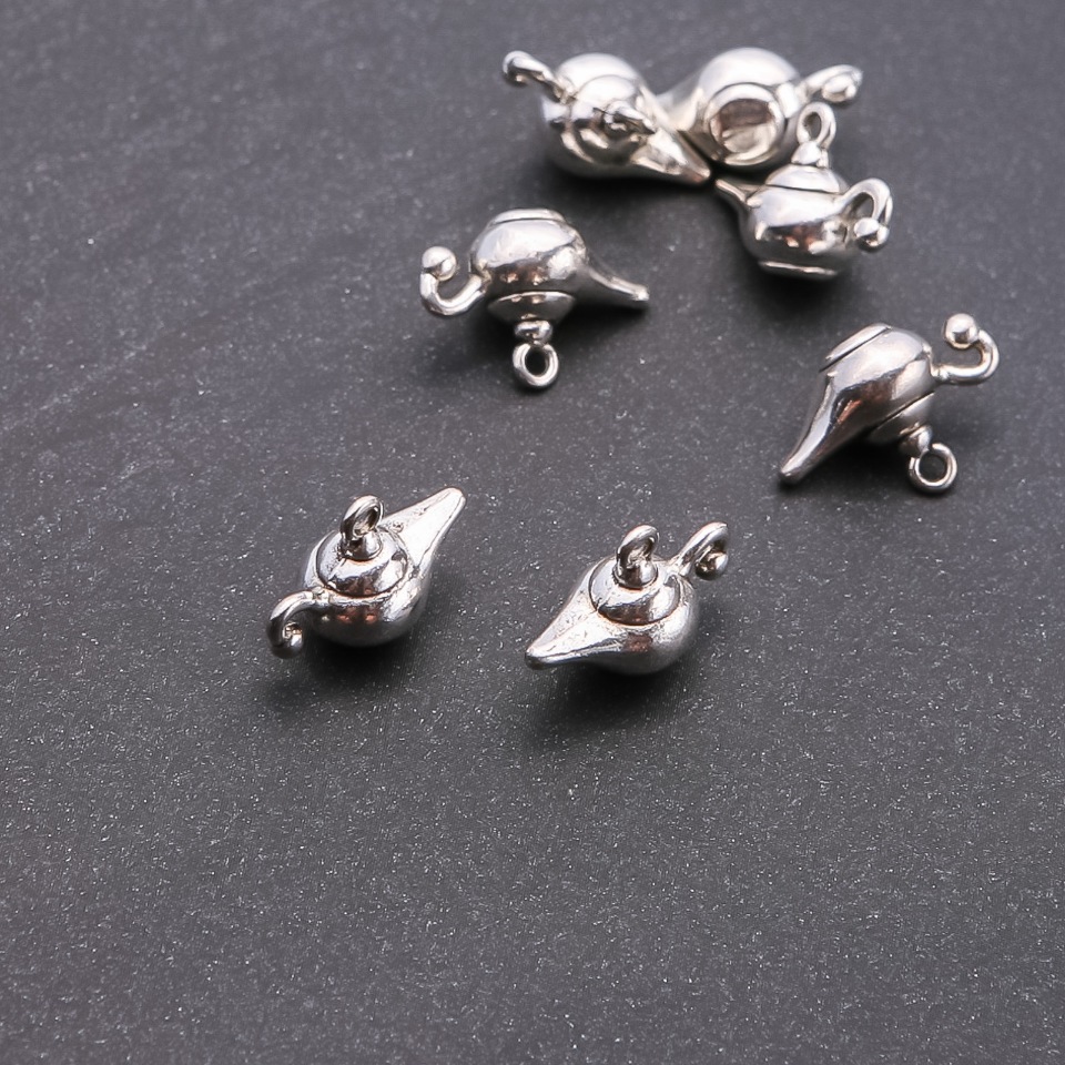 Zawieszka – Lampa Aladyny, średnica 1,8 mm, długość 18×13 mm, opakowanie 20 g ± 7 szt.