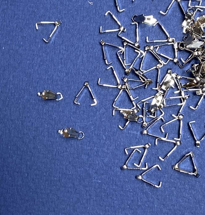 Okucia jubilerskie – uchwyt do wisiora 8×2 mm, opakowanie 20 g, +/- 249 szt.