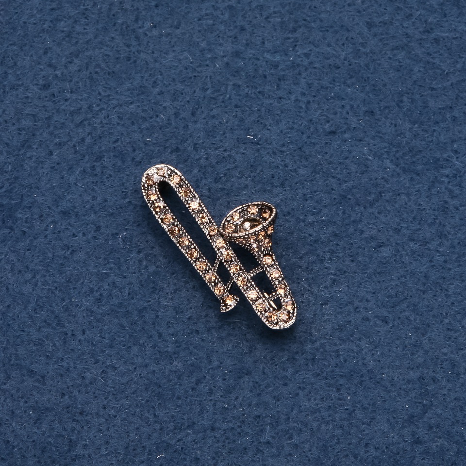 Broszka muzyczna „Trąba” 38×20 mm kolor metalu „złoto”