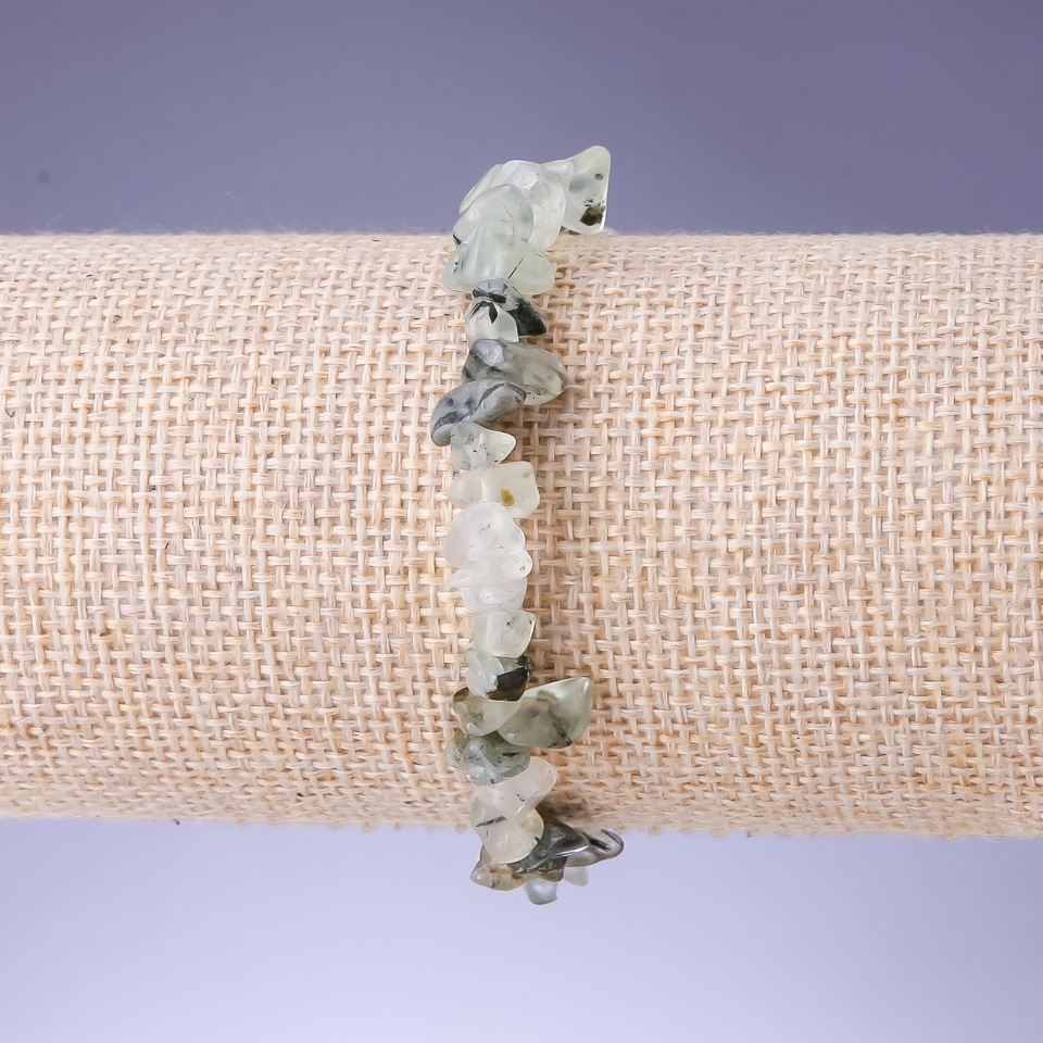 Bransoletka z prenitu – drobinka 8×5 mm, długość 18 cm, na elastycznej gumce