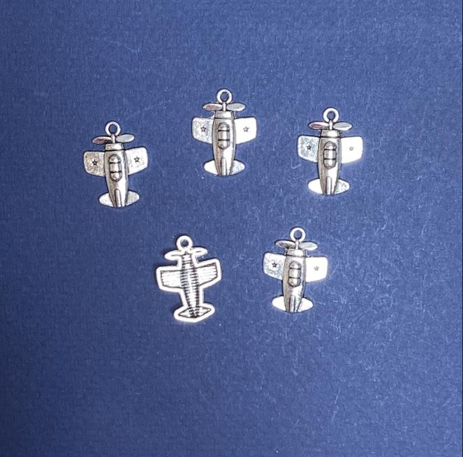 Zawieszka 'Samolocik' 15×20 mm opakowanie 20 g ± 15 szt.