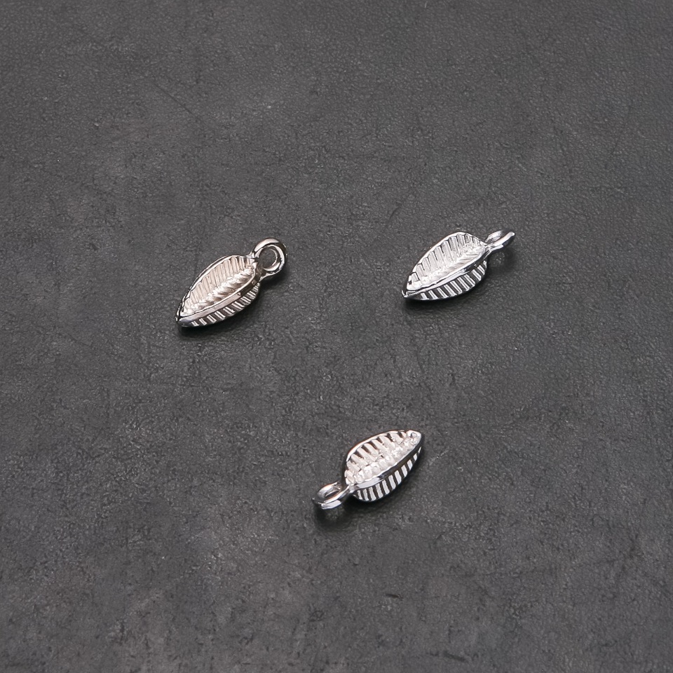 Zawieszka do biżuterii «Gałązka choinki», średnica 4,5 mm, długość 13 mm, średnica otworu 1,7 mm, opakowanie 36 szt. (+ -)