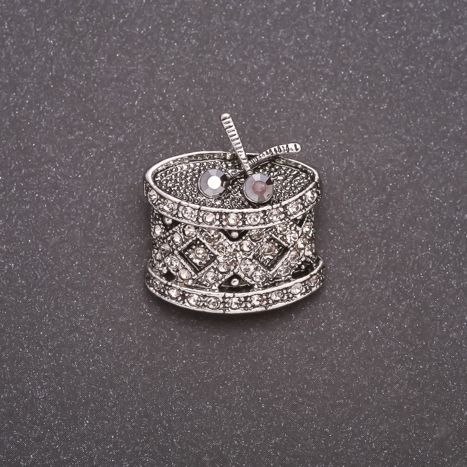 Broszka Bęben w kryształach, metal szary, 24×26 mm