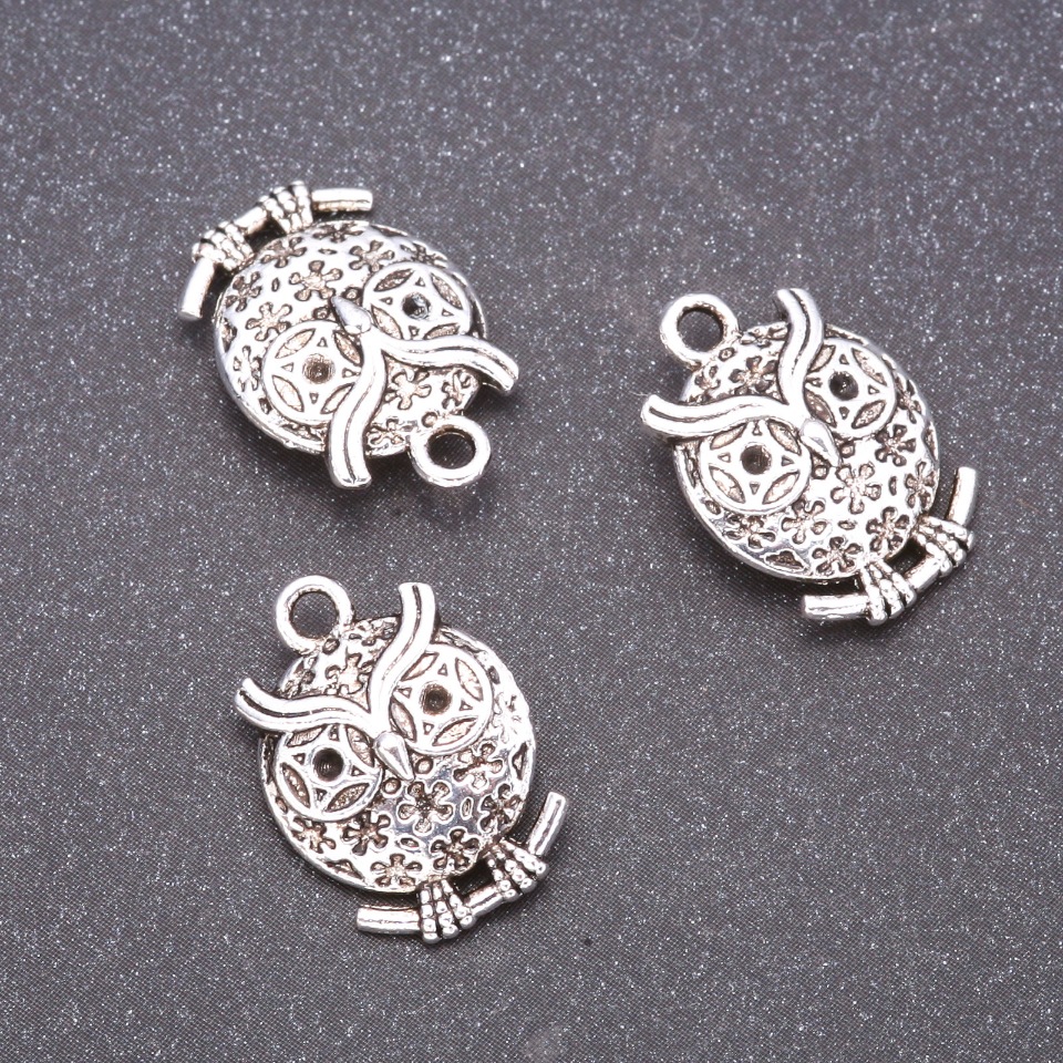 Okucia do biżuterii: Wisiorek Sowa, średnica 18×13 mm, średnica in-1, 7 mm fas. 20 g ± 9 szt.